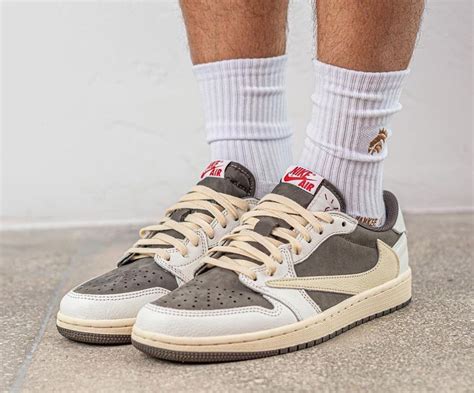 travis scott jordan 1 low reverse mocha